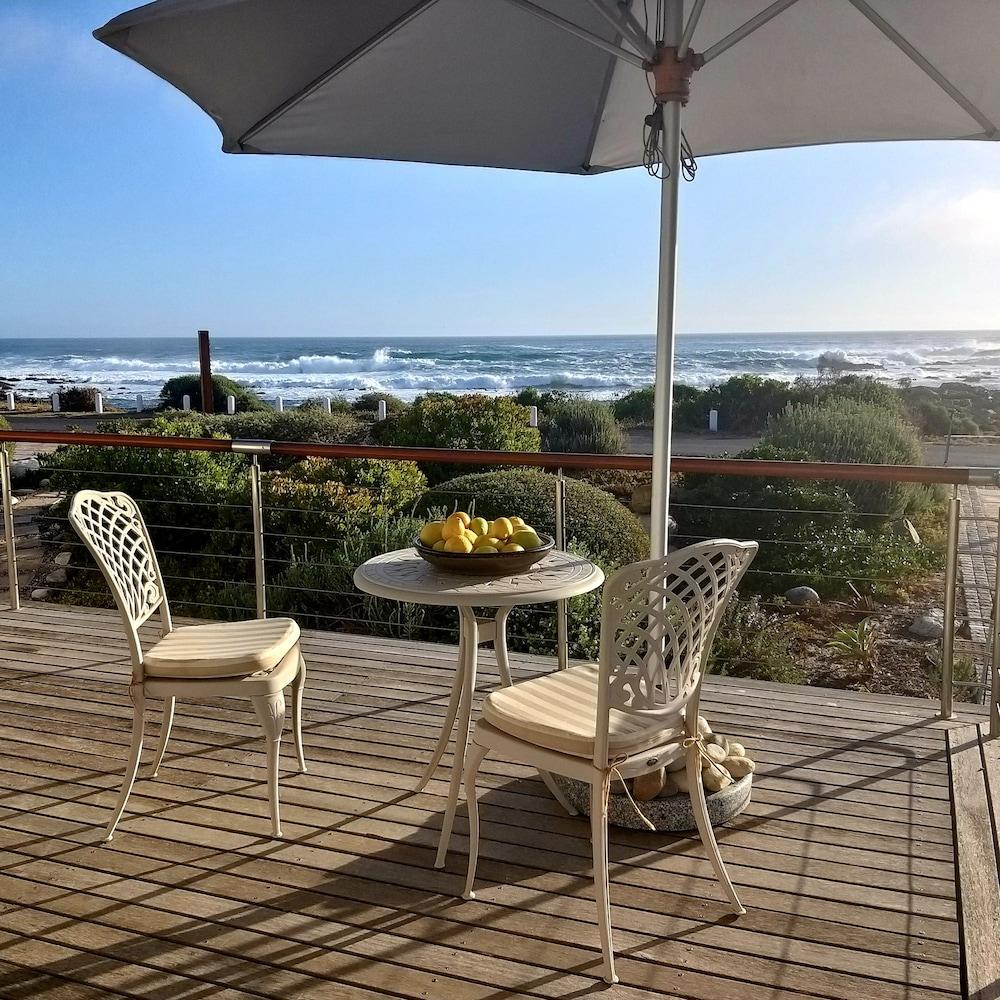138 Marine Beachfront Guesthouse Hermanus Exteriör bild