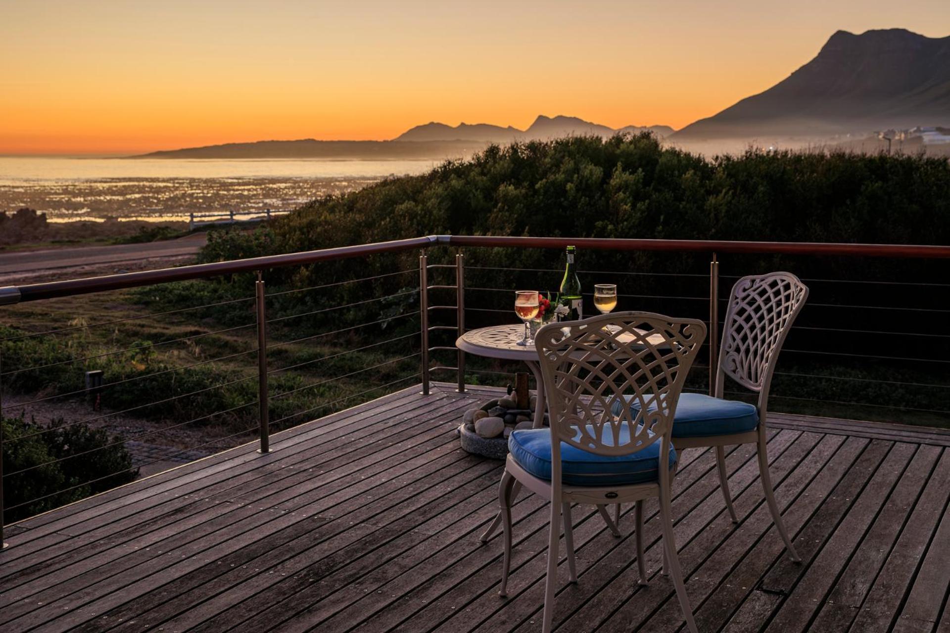 138 Marine Beachfront Guesthouse Hermanus Exteriör bild