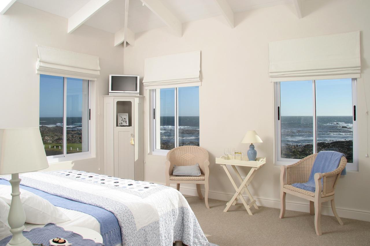 138 Marine Beachfront Guesthouse Hermanus Exteriör bild